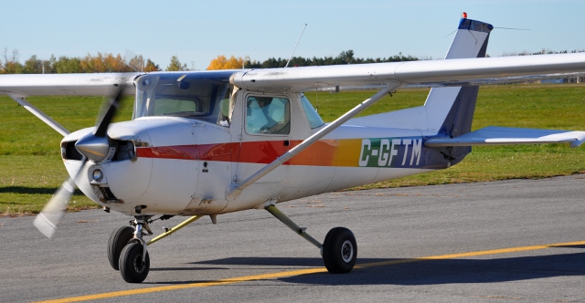 Brendan in Action: Taxiing back to the apron after some steady flying.